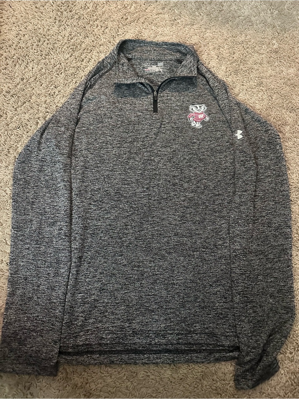 Under Armour Wisconsin
Badgers HeatGear 1/4 Zip
Pullover Jacket Large